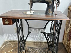 Masina de cusut Singer