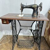 Masina de cusut Singer